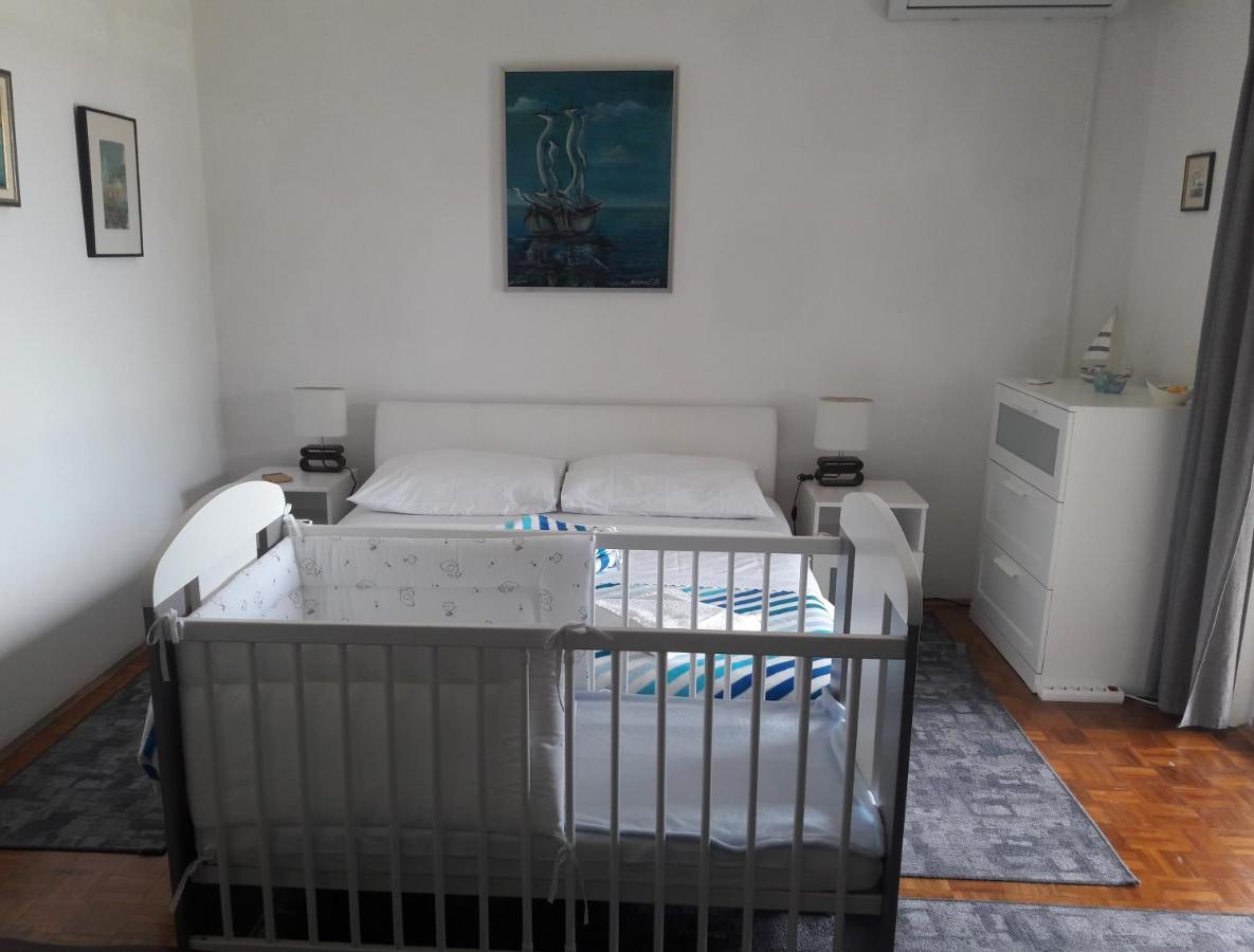 Apartman-Maja-Krk Veglia Exterior foto
