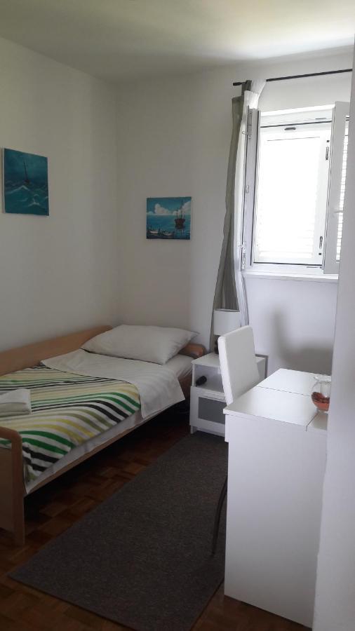 Apartman-Maja-Krk Veglia Exterior foto