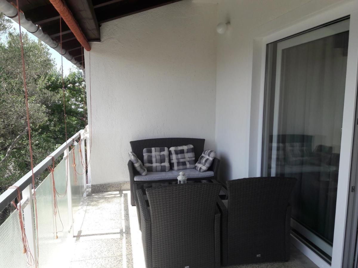 Apartman-Maja-Krk Veglia Exterior foto