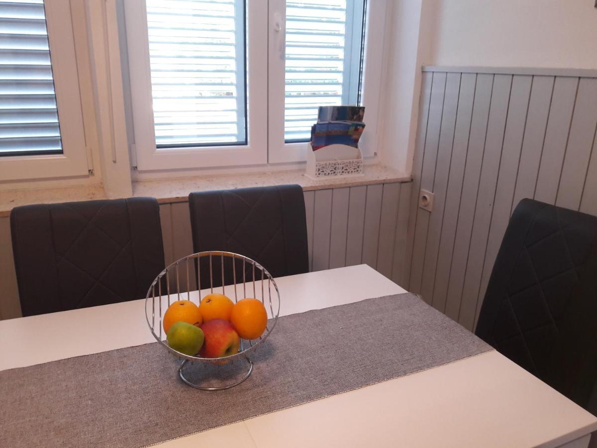 Apartman-Maja-Krk Veglia Exterior foto