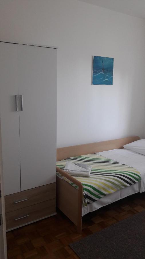 Apartman-Maja-Krk Veglia Exterior foto